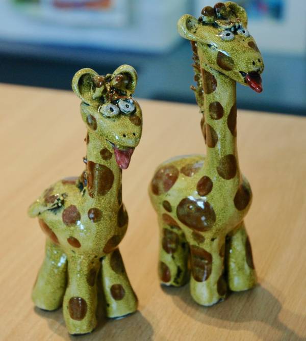 - a Ceramic by Heather Hunt, measuring 16 x 10 cm (H x W) £20
